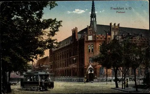 Ak Frankfurt an der Oder, Blick auf das Postamt, Straßenbahn