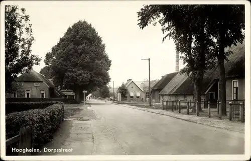 Ak Hooghalen Drenthe, Dorpsstraat