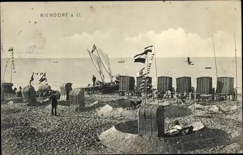 Ak Ostseebad Niendorf Timmendorfer Strand, Badegäste, Fahne, Boot, Strandkörbe