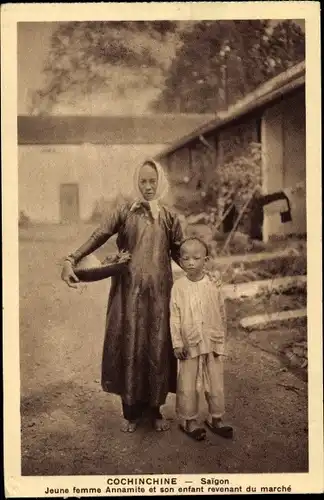 Ak Saigon Cochinchine Vietnam, Jeune femme Annamite et son enfant revenant du marché