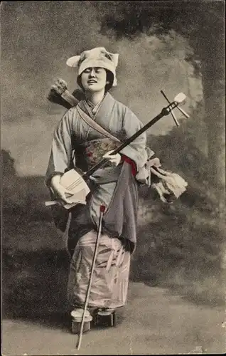 Ak Japan, Japanerin mit Musikinstrument, Kimono