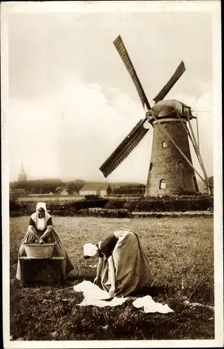 Ak Niederlande, Windmühle, Frauen in Volkstrachten