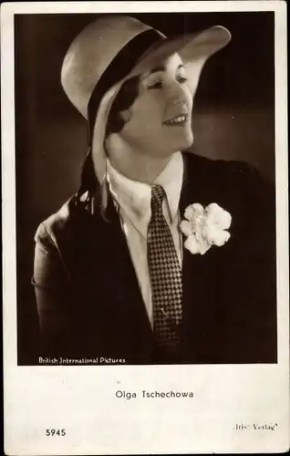 Ak Schauspielerin Olga Tschechowa, Portrait mit Hut, Amag 5945, Iris Verlag