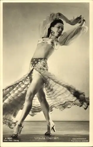 Ak Schauspielerin und Tänzerin Ursula Deinert, Portrait, tanzend