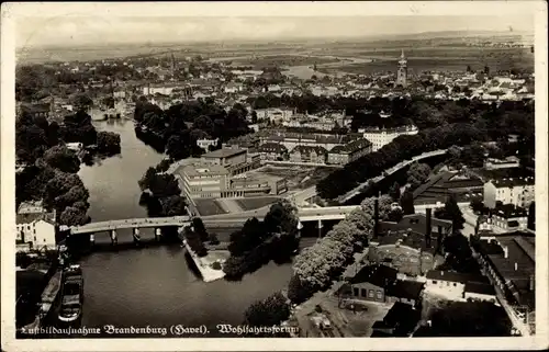 Ak Brandenburg an der Havel, Wohlfahrtsforum, Fliegeraufnahme