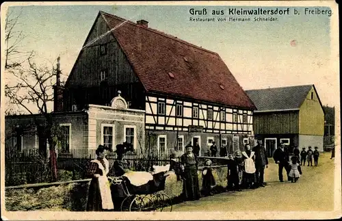 Ak Kleinwaltersdorf Freiberg in Sachsen, Restaurant Hermann Schneider, Frau mit Kinderwagen