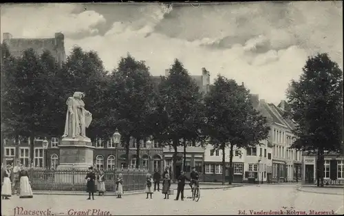 Ak Maaseik Maeseyck Flandern Limburg, Grand' Place, Apotheke