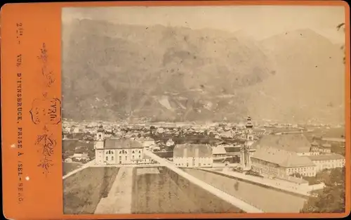 CdV Innsbruck in Tirol, Blick auf den Ort mit Berg Isel