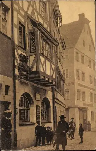 Ak Nürnberg in Mittelfranken, Hans Sachshaus, Passanten