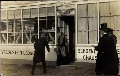 Foto Ak Niederländisches Königshaus, Königin Wilhelmina der Niederlande, Fabrik, Besuch