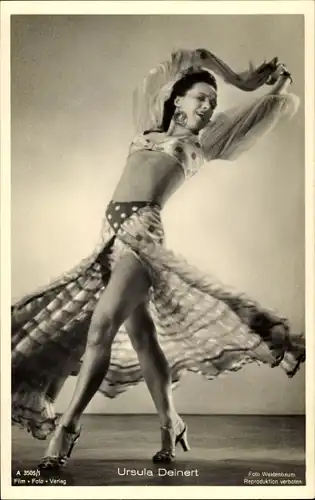 Ak Schauspielerin und Tänzerin Ursula Deinert, Portrait, tanzend