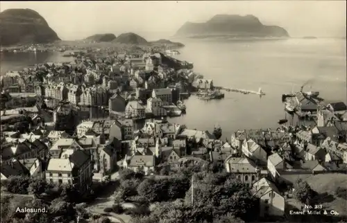 Ak Ålesund Aalesund Norwegen, Luftbild vom Ort