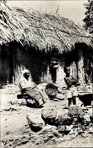 Ak Curaçao Niederländische Antillen Karibik, Native Hut, Einheimische vor Hütte