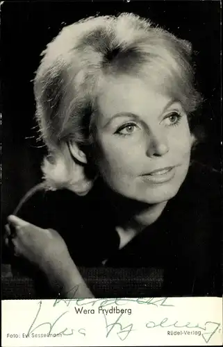 Ak Schauspielerin Wera Frydtberg, Portrait, Autogramm