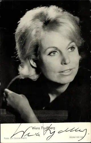 Ak Schauspielerin Wera Frydtberg, Portrait, Autogramm