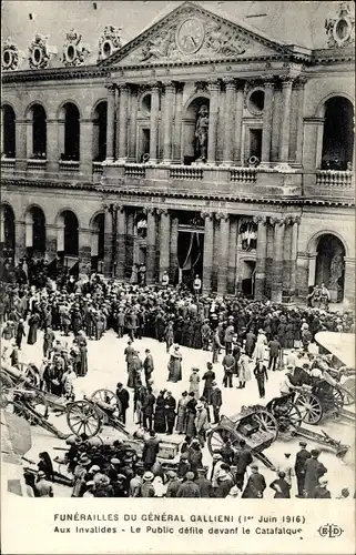 Ak Paris, Funerailles du General Gallieni, Aux Invalides, Le Public defile devant le Catafalque