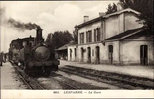 Ak Lesparre Médoc Gironde, La Gare, Dampflok, Bahnhof, Gleisseite