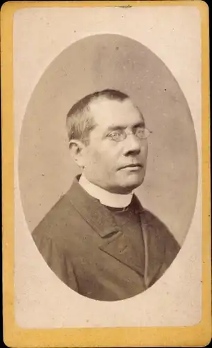 CdV Regensburg, Portrait von einem Geistlichen