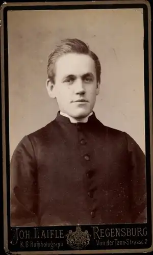 CdV Regensburg, Männerportrait, Portrait von einem Geistlichen