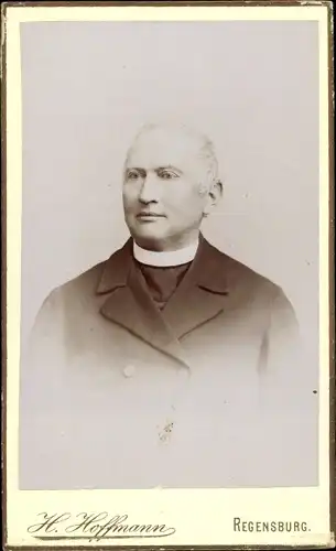 CdV Regensburg an der Donau Oberpfalz, Portrait von einem Geistlichen