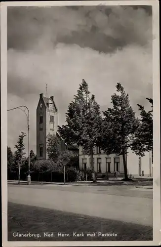 Ak Glanerbrug Glanerbrücke Overijssel Niederlande, Ned. Herv. Kerk met Pastorie