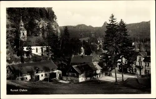 Ak Oybin in Sachsen, Blick auf den Ort mit Kirche und Scharfenstein