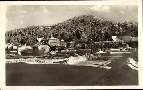 Ak Oybin in der Oberlausitz, Teilansicht des Ortes, Winterlandschaft