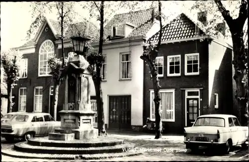 Ak Vught Nordbrabant, Markt met Oude pomp