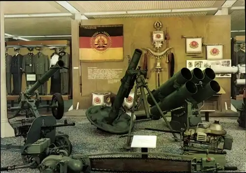 Ak Dresden, Armeemuseum der DDR, Ausstellungsteil Schaffung der Nationalen Volksarmee