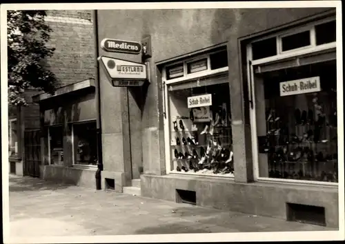 Foto Ak Geschäft Schuh Reibel, Schaufenster, Reklame Medicus, Westland