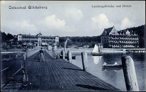 Ak Glücksburg an der Ostsee, Landungsbrücke und Hotels