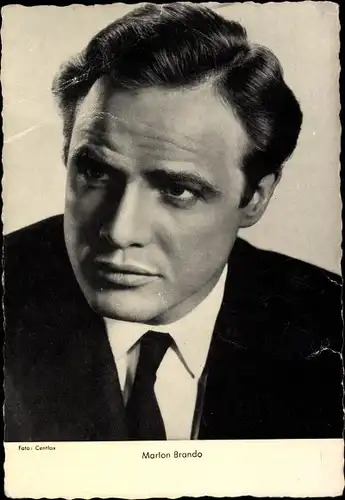 Ak Schauspieler Marlon Brando, Portrait, Krawatte