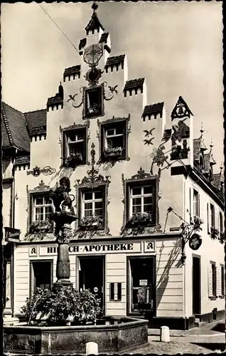 Ak Offenburg im Schwarzwald, Hirsch Apotheke, Giebel, Brunnen, Pharmacie du Cerf