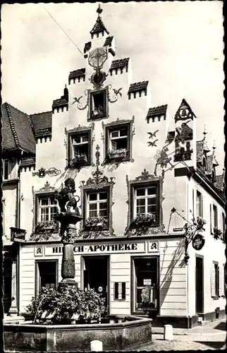 Ak Offenburg im Schwarzwald, Hirsch Apotheke, Giebel, Brunnen, Pharmacie du Cerf