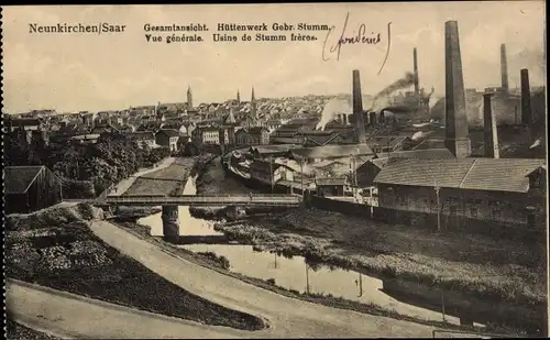 Ak Neunkirchen a.d. Saar, Gesamtansicht, Hüttenwerk Gebr. Stumm, Schornsteine