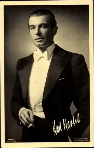 Ak Schauspieler Karl Martell, Portrait im Anzug mit Zigarette, Ross Verlag A 1775/1