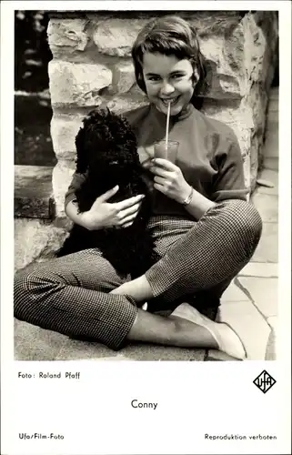 Ak Schauspielerin und Sängerin Conny Froboess, Portrait, Pudel