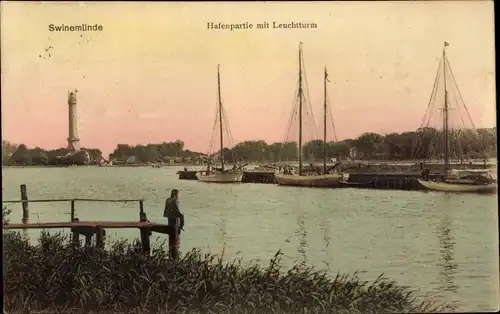 Ak Świnoujście Swinemünde Pommern, Hafenpartie mit Leuchtturm