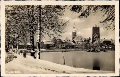 Ak Triptis in Thüringen, Winteransicht, Kirche, Schlossturm, Teich