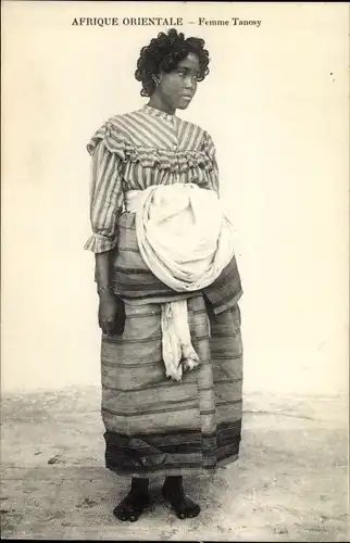 Ak Madagaskar, Femme Tanosy, Frau in traditioneller Kleidung