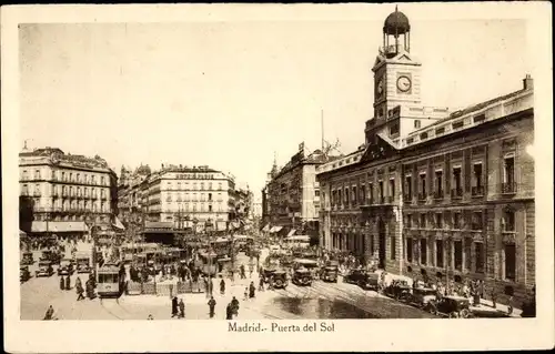 Ak Madrid, Puerta del Sol, Straßenpartie, Glockenturm, Hotel Paris