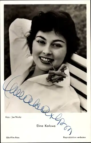 Ak Schauspielerin Elma Karlowa, Portrait mit Rose, Autogramm