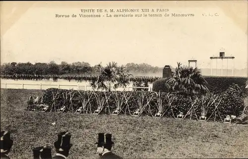 Ak Paris XII Vincennes, Visite de S. M. Alphonse XIII, Revue de Vincennes, La cavalerie
