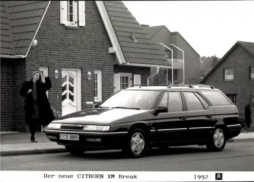 Foto Citroën XM Break 1992, Auto, Kennzeichen K-CR 8885, vor einem Wohnhaus, Frau