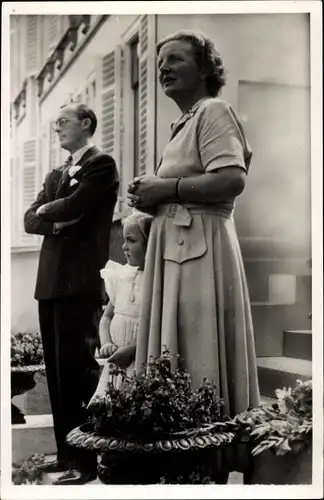 Ak Juliana der Niederlande und Prinz Bernhard der Niederlande, Portrait 1948