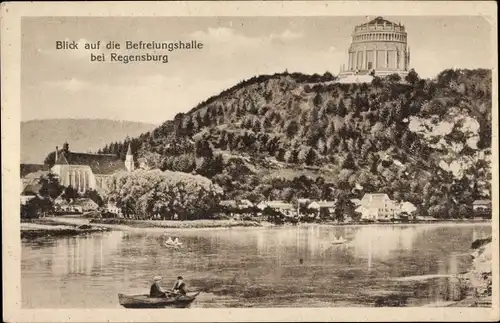 Ak Kelheim an der Donau Niederbayern, Befreiungshalle vom Wasser aus gesehen, Boot