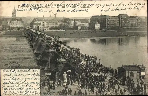 Ak Dresden Altstadt, Augustusbrücke mit Blick nach Neustadt
