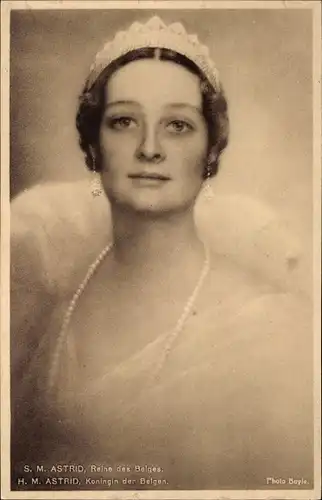 Ak Königin Astrid von Belgien, Reine des Belges, Portrait