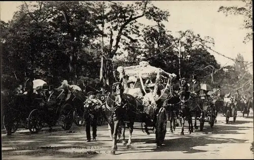 Ak Paris XVI, Bois de Boulogne, Visite de S. M. Alphonse XIII a Paris, Voitures fleuries