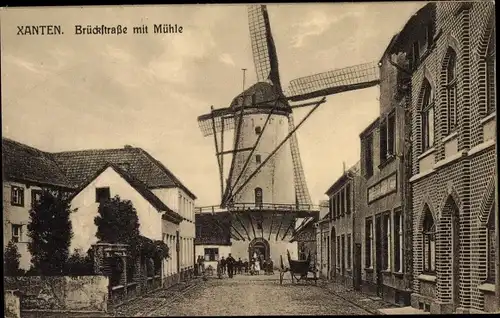 Ak Xanten am Niederrhein, Brückstraße mit Windmühle
